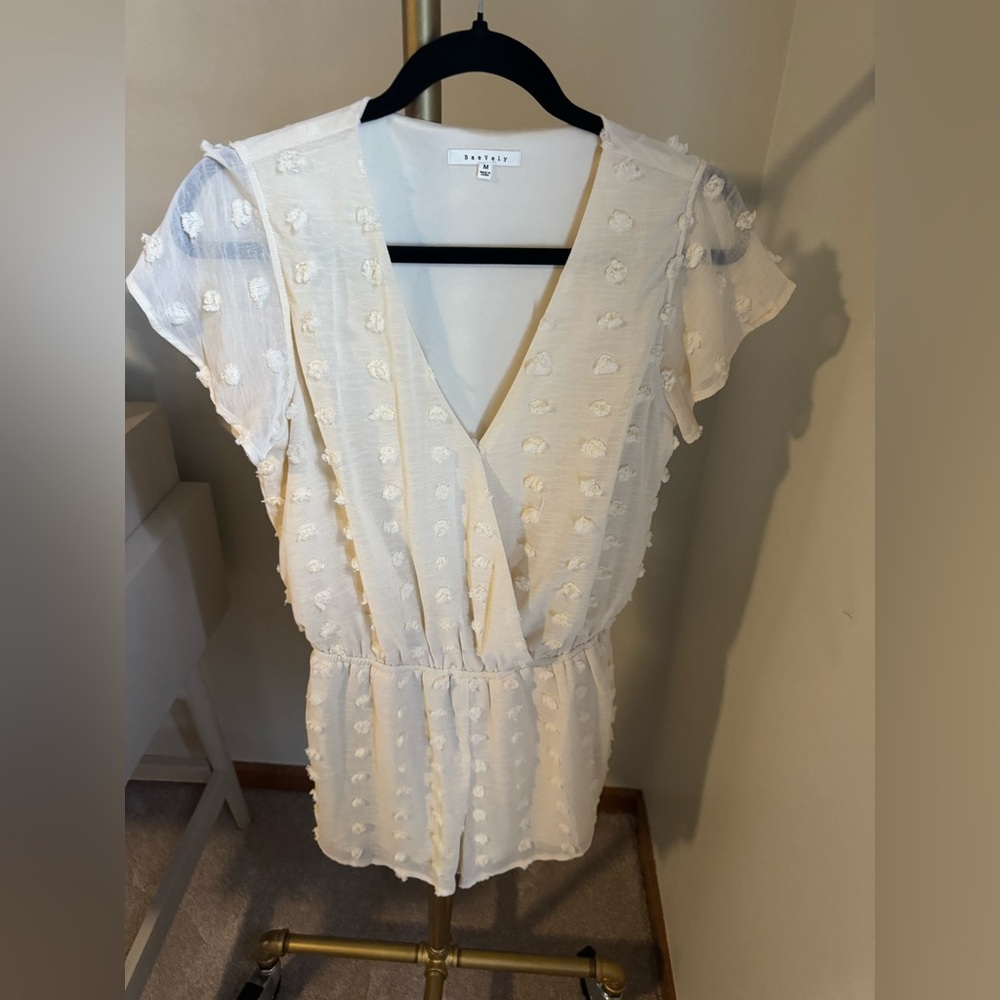 Baevely Cream Romper with Dots, Size Medium